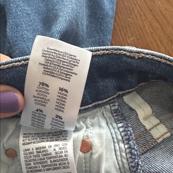 MOTHER The Weekender Fray Denim Shorts Take it Easy Wash Sz 28 6” inseam EUC - Picture 6 of 15